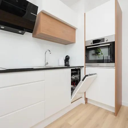 Daire Sarmacka 27 3-close To Medicover And Paley *