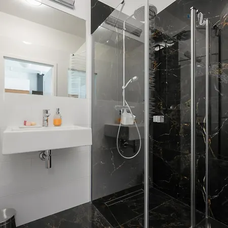 Sarmacka 27 3-close To Medicover And Paley