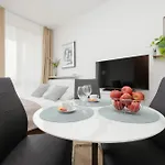 Apartment Sarmacka 27 3-close To Medicover And Paley