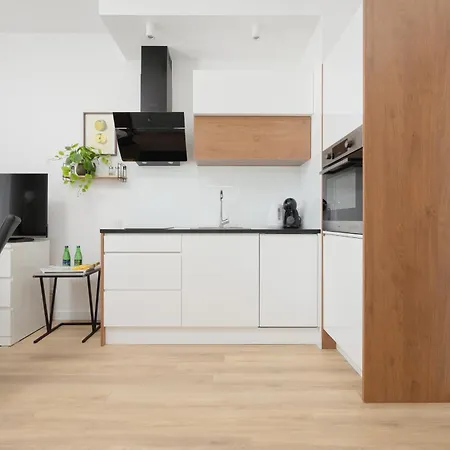 Sarmacka 27 3-close To Medicover And Paley